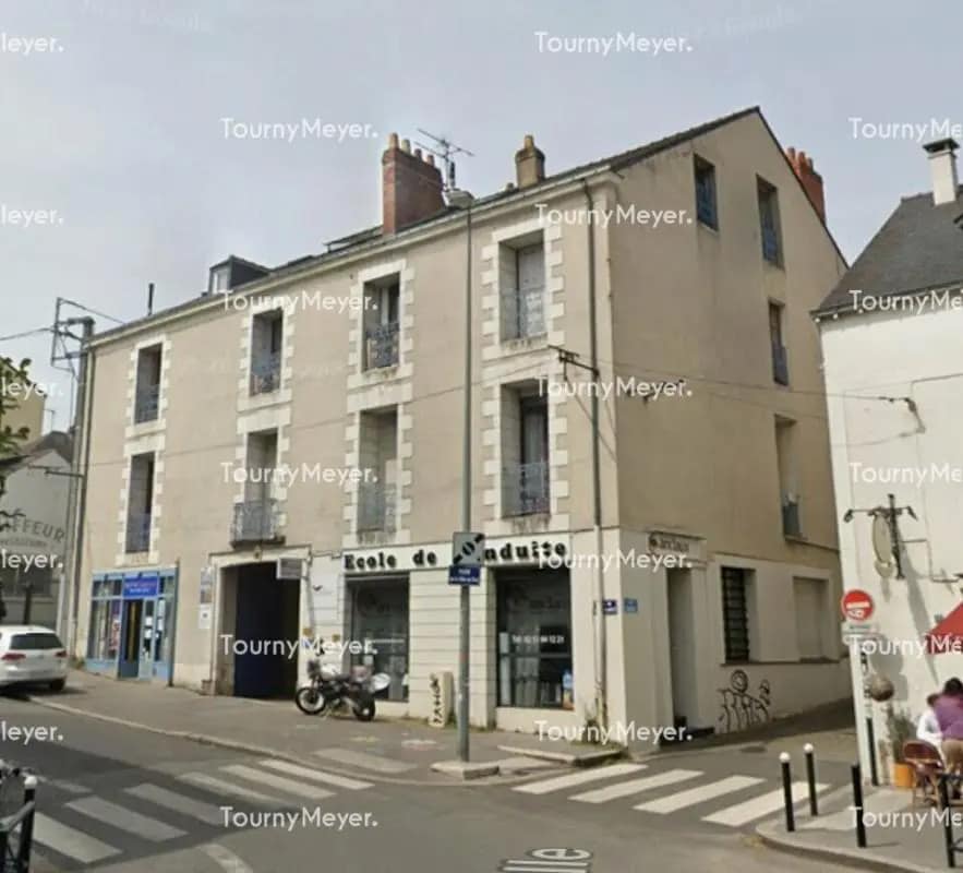 Location Bureaux 171 m² - Photo 1