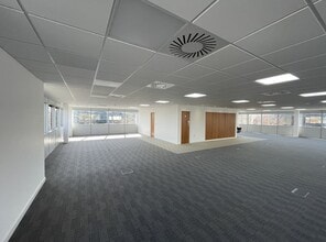 Apple Walk, Swindon to rent Interior Photo- Image 2 of 2