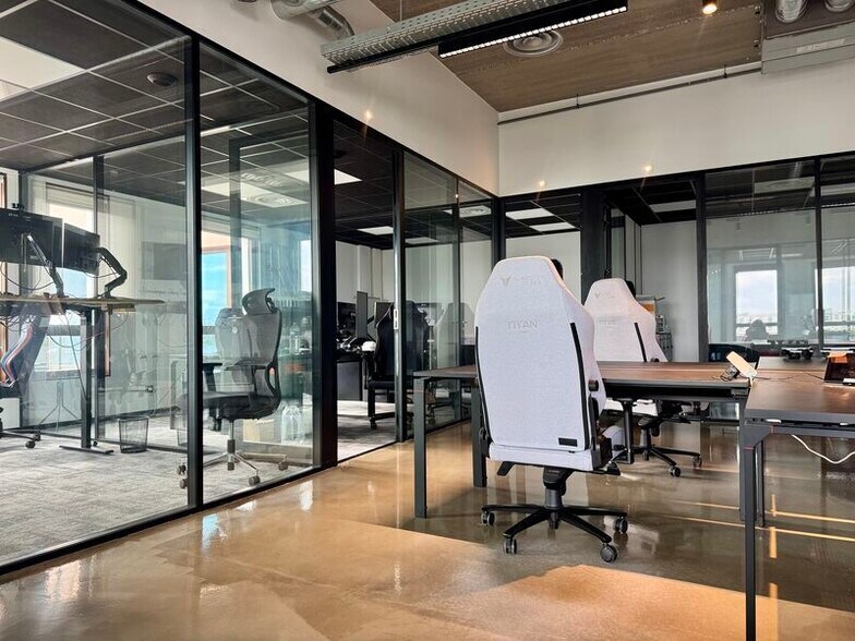 Office in Genas for sale - Building Photo - Image 3 of 17