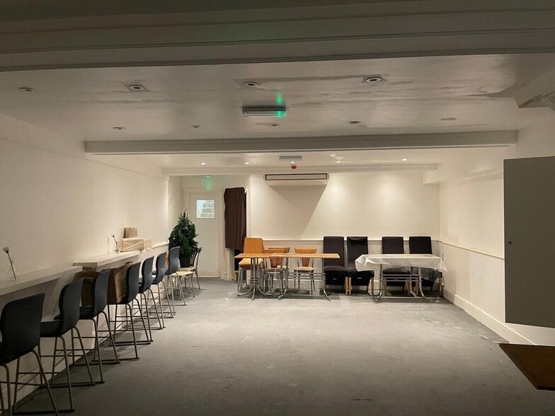 49 South End, Croydon to rent - Building Photo - Image 3 of 14