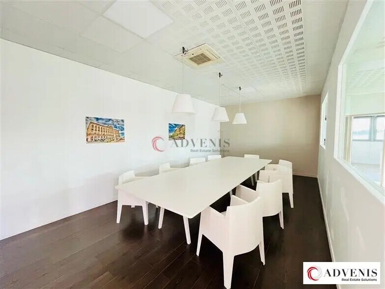 Office in Mérignac to rent - Interior Photo - Image 3 of 8