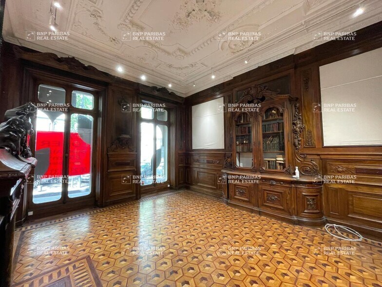 Office in Marseille for sale - Interior Photo - Image 1 of 7