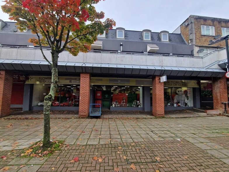 Greywell Rd, Havant to rent - Building Photo - Image 2 of 2