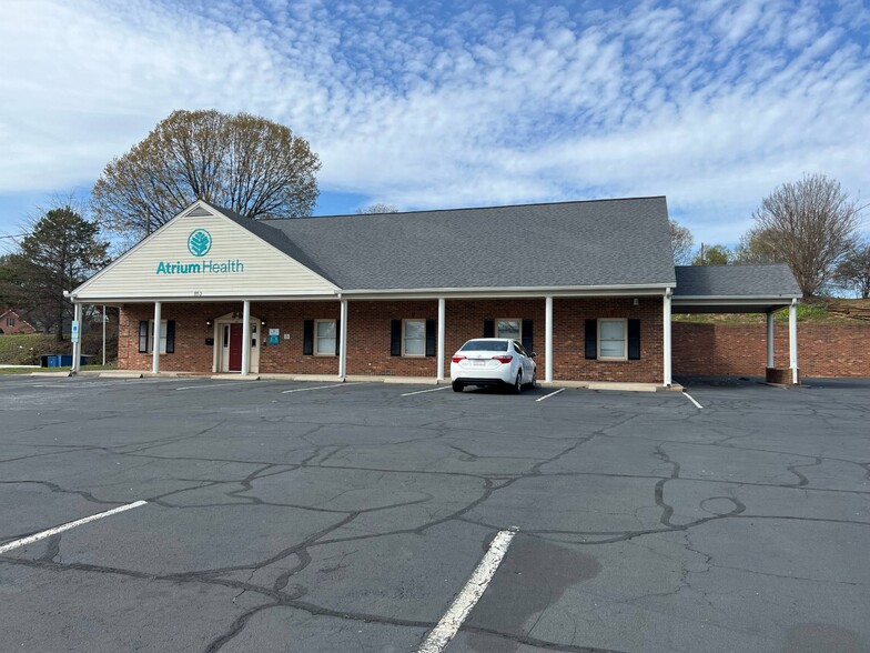 853 S Laurel St, Lincolnton, NC for sale - Building Photo - Image 3 of 5