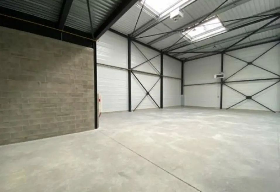 Light Industrial in Stains for sale Interior Photo- Image 1 of 6