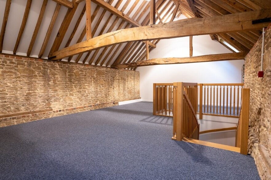 Peper Harow, Godalming to rent - Building Photo - Image 2 of 4