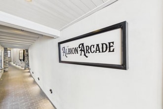 Mill St, Carmarthen to rent Interior Photo- Image 1 of 6