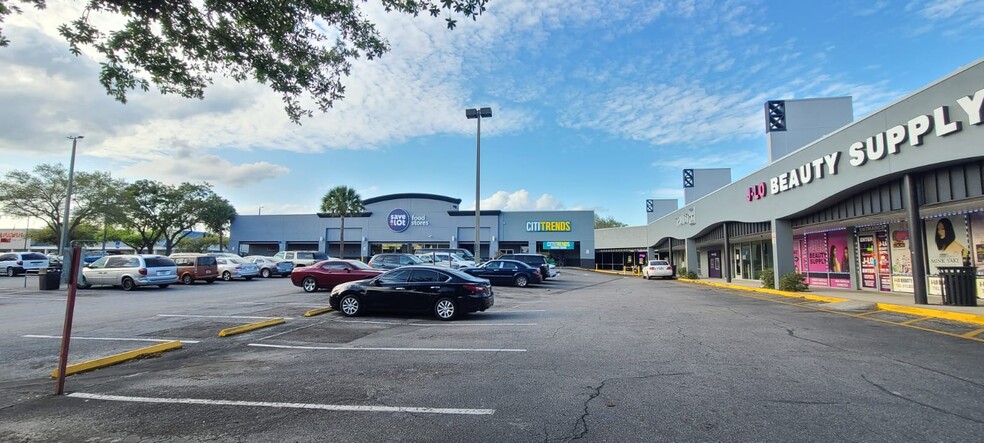 5014 E Busch Blvd, Tampa, FL for rent - Building Photo - Image 1 of 5