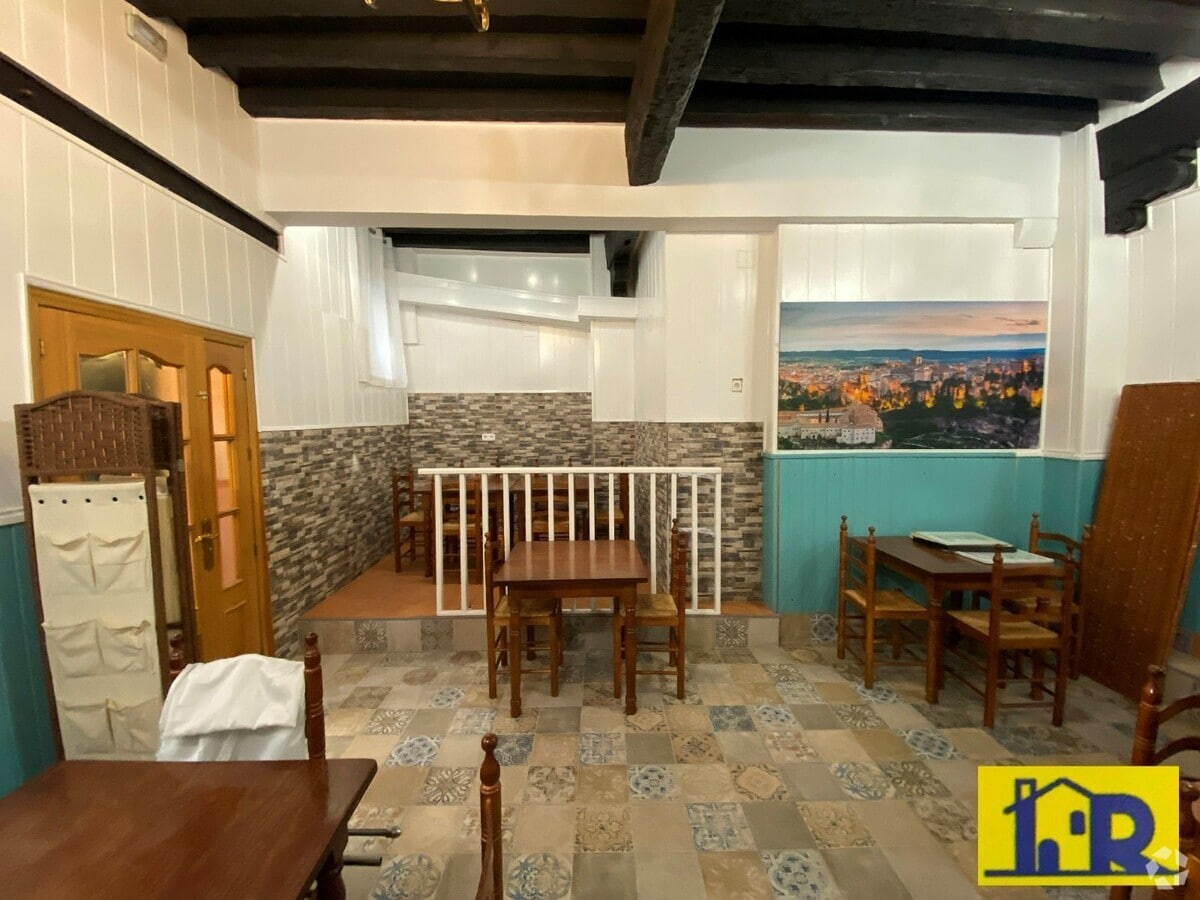 Cuenca, CUE 16001 - Unit Puerta 01 - - Interior Photo - Image 2 of 16