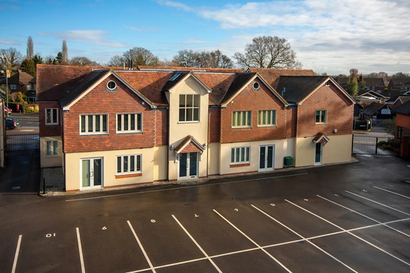 Guildford Rd, West End to rent - Building Photo - Image 1 of 4