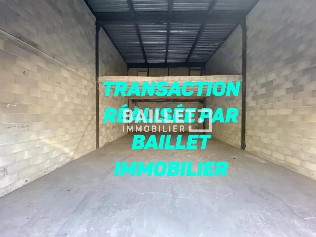 Location Entrepôt 125 m² - Photo 1