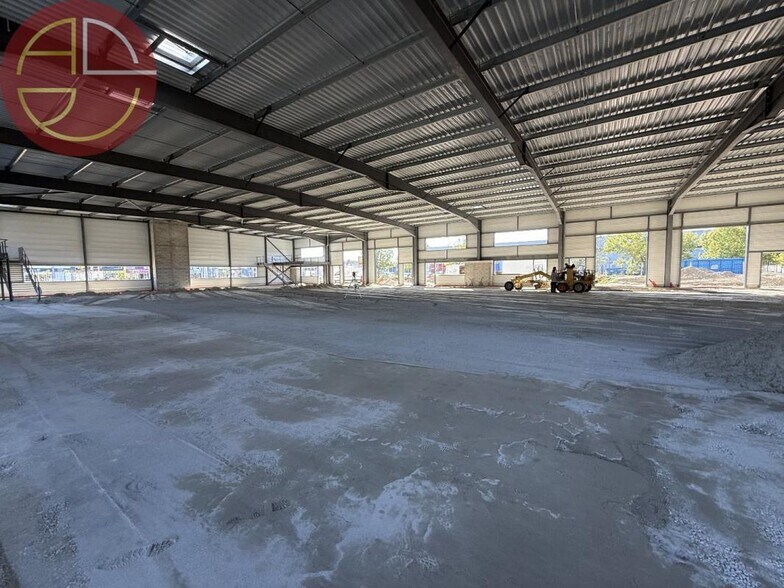 Industrial in Portet-sur-Garonne for sale - Interior Photo - Image 2 of 8