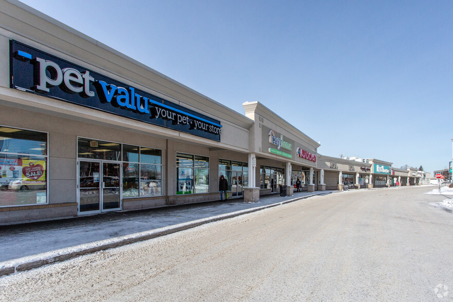 1910 St Laurent Blvd, Ottawa, ON for sale - Primary Photo - Image 1 of 1