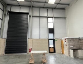 31-33 Oak Field Rd, Three Legged Cross to rent Interior Photo- Image 2 of 3