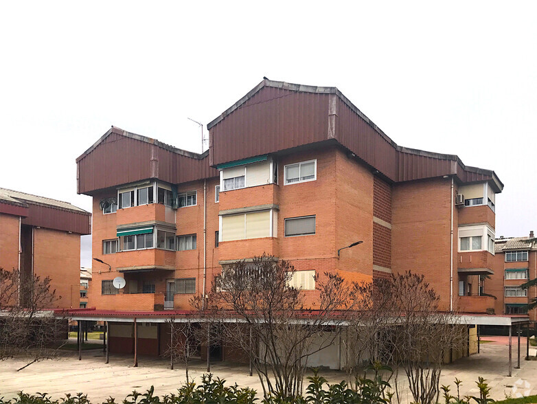 Calle General Moscardó Guzmán, 20, Guadalajara, Guadalajara for sale - Building Photo - Image 2 of 2