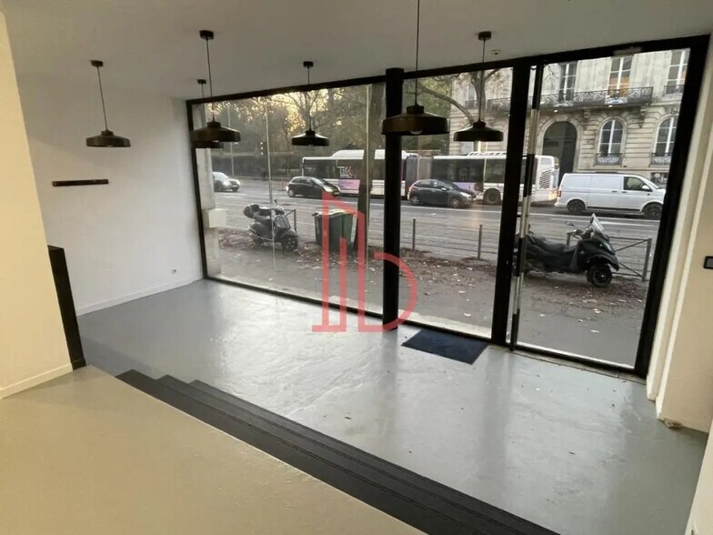 Office in Bordeaux to rent - Interior Photo - Image 3 of 8