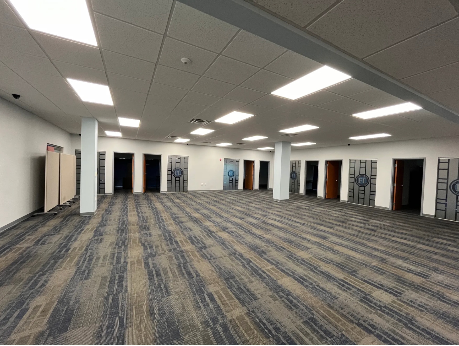 2700 W Dr Martin Luther King Jr Blvd, Tampa, FL to rent Building Photo- Image 1 of 6