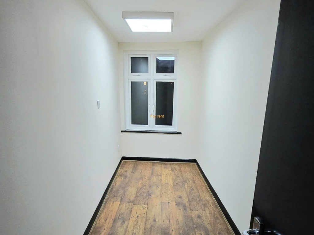 109-111 New Rd, London to rent Interior Photo- Image 1 of 3