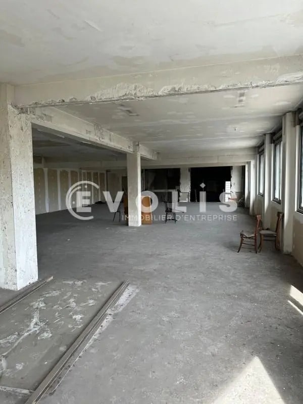 Office in Montreuil to rent Interior Photo- Image 1 of 3