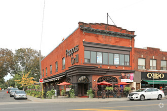 440 Danforth Ave, Toronto, ON for sale Primary Photo- Image 1 of 1