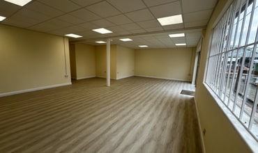 Limpsfield Rd, Warlingham to rent Interior Photo- Image 1 of 2