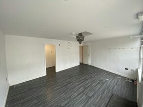 41B Lowtown, Pudsey to rent Interior Photo- Image 1 of 2