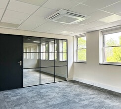 Heyes Ln, Alderley Edge to rent Interior Photo- Image 2 of 5