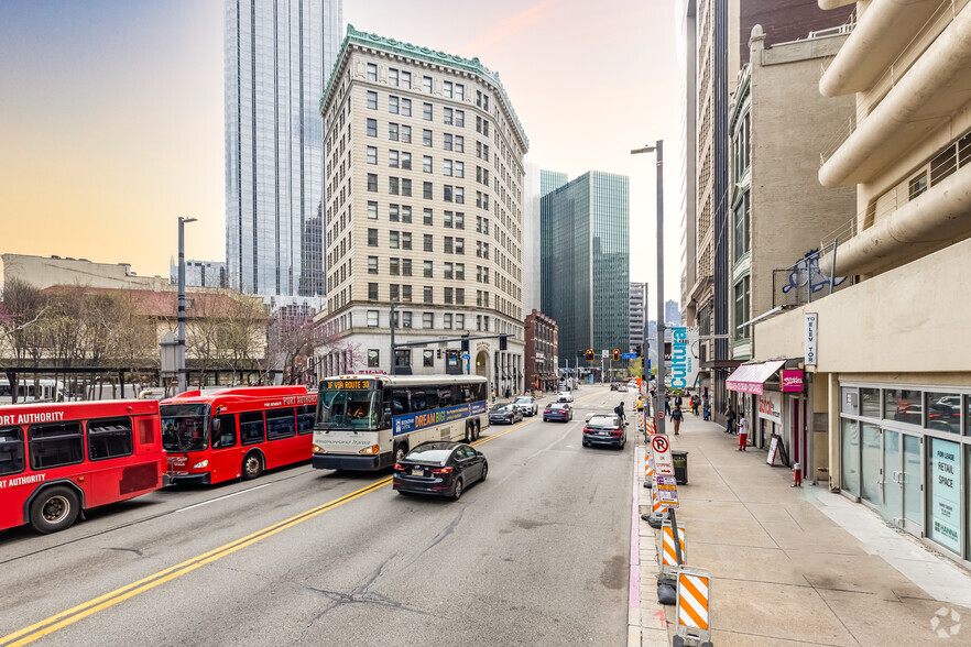 100 5th Ave, Pittsburgh, PA for rent - Building Photo - Image 2 of 10