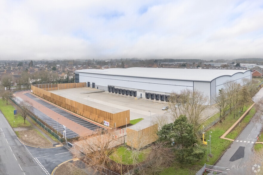 Earlstrees Rd, Corby to rent - Building Photo - Image 1 of 6