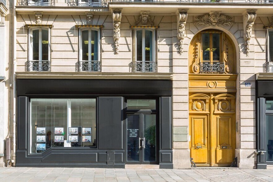 Office in Paris for sale - Building Photo - Image 1 of 4