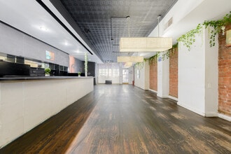 212 W 14th St, New York, NY to rent Interior Photo- Image 1 of 6