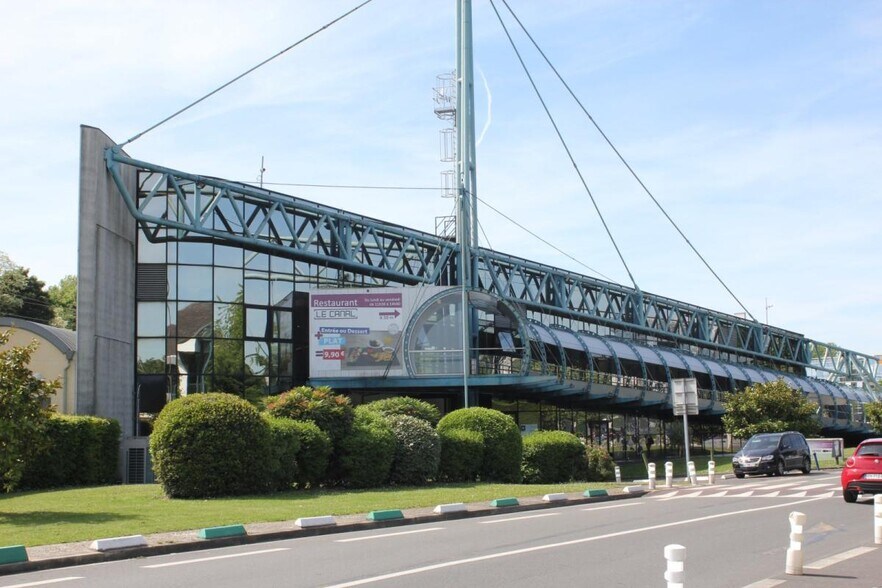 Office in Villepinte to rent - Building Photo - Image 3 of 4