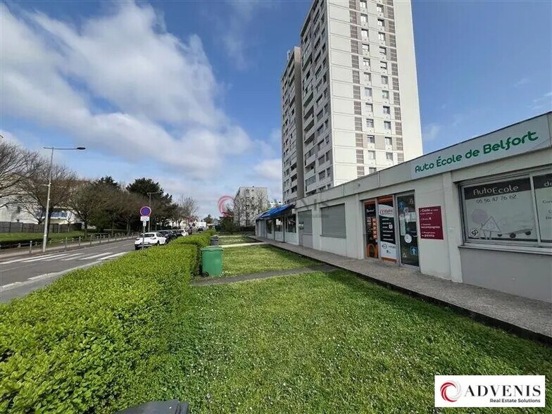 Retail in Mérignac to rent - Building Photo - Image 2 of 7