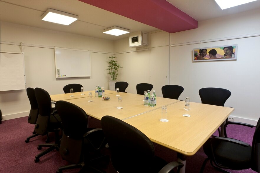 3 Quai Kléber, Strasbourg to rent - Interior Photo - Image 3 of 34