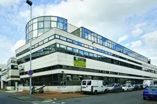 6 Rue Olof Palme, Clichy to rent - Building Photo - Image 2 of 9