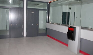 Retail in Lleida, Lérida to rent Interior Photo- Image 1 of 6
