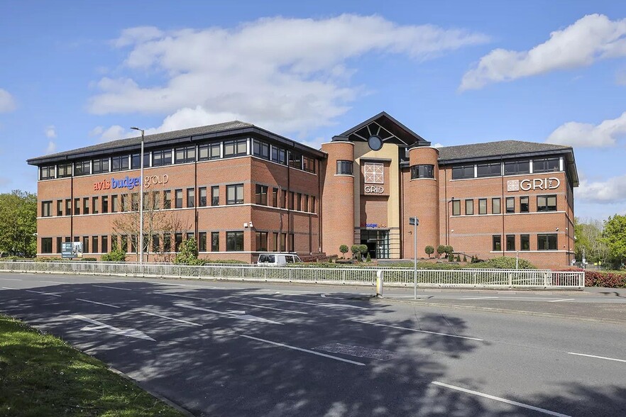 1 Park Rd, Bracknell to rent - Building Photo - Image 2 of 16