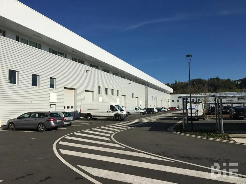 Light Industrial in Floirac to rent - Building Photo - Image 2 of 15