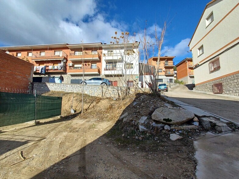 Land in El Hoyo de Pinares, Ávila for sale - Primary Photo - Image 1 of 2