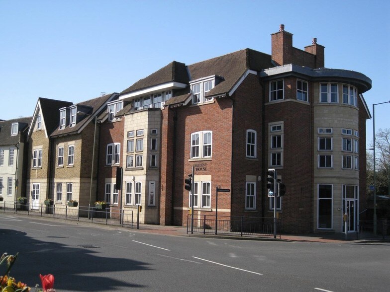 34 Bell St, Reigate to rent - Building Photo - Image 3 of 3