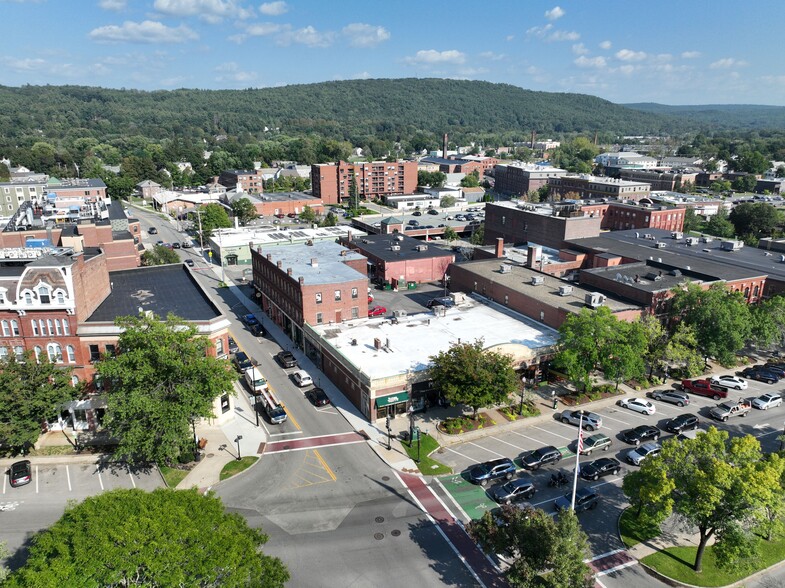 Keene, NH Portfolio sale portfolio of 4 properties for sale on LoopNet.co.uk - Primary Photo - Image 1 of 4