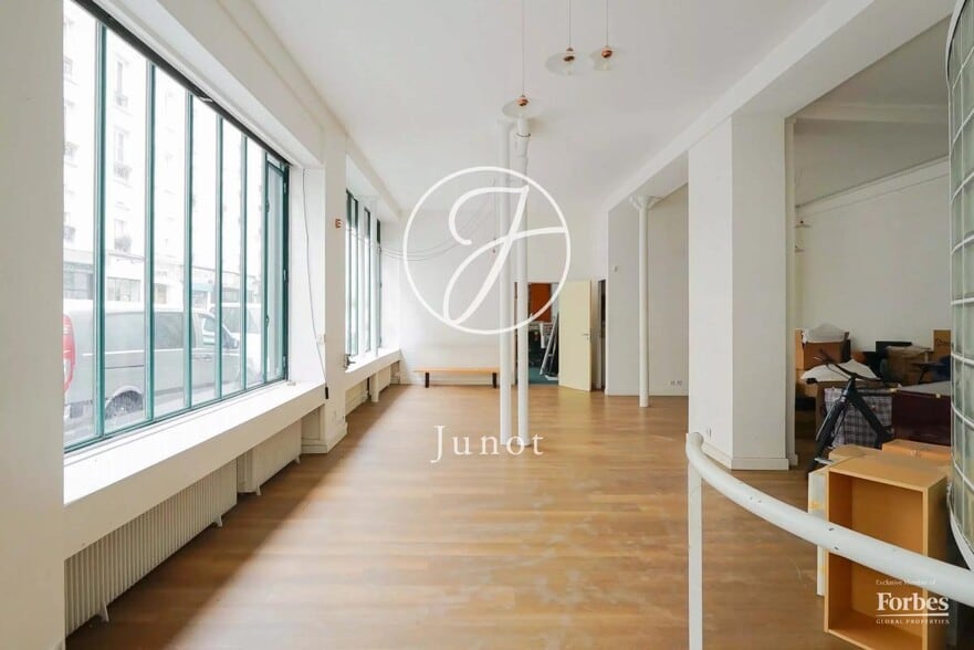 Office in Paris for sale - Interior Photo - Image 2 of 9