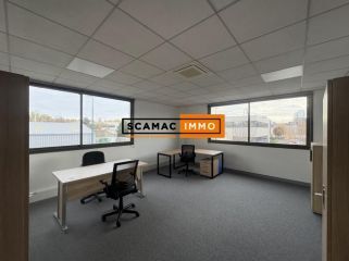 Industrial in Gennevilliers to rent - Interior Photo - Image 2 of 7