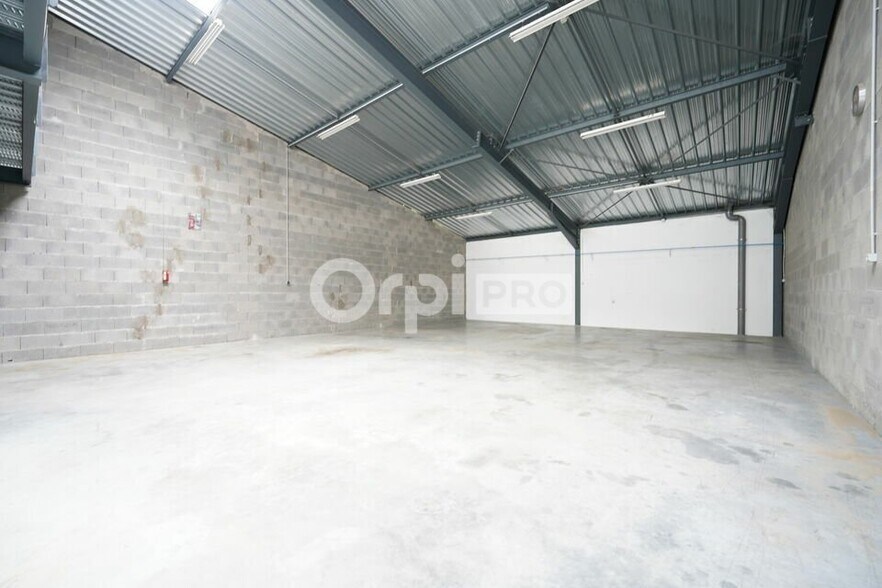 6 Chemin Des Gorges, Dardilly to rent - Interior Photo - Image 1 of 8