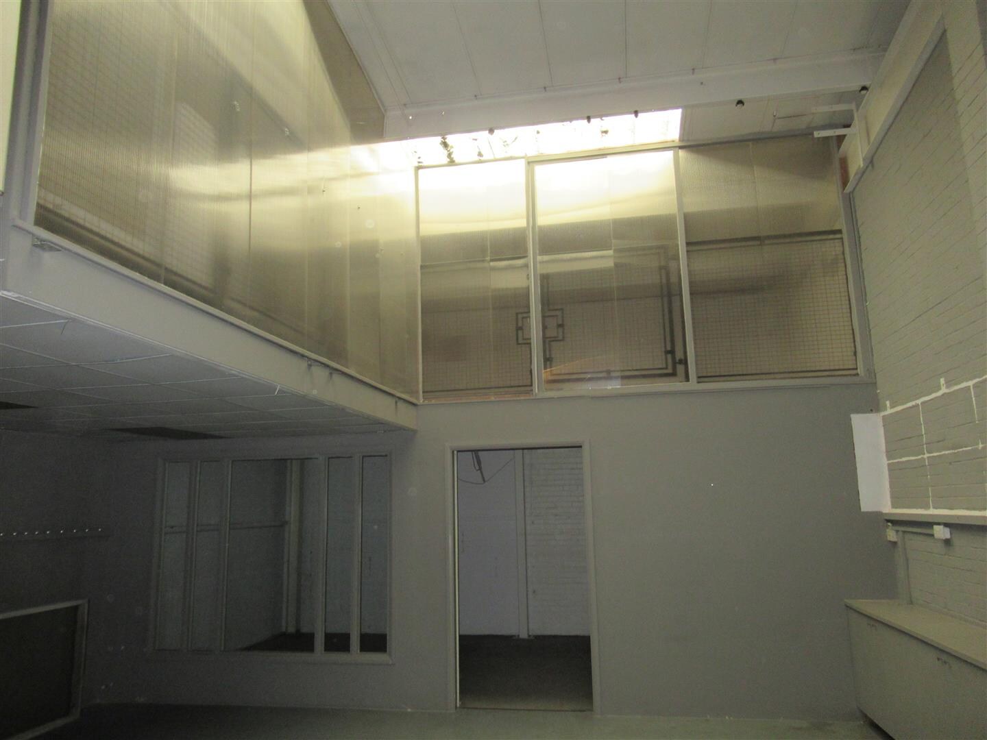 59 Weir Rd, London to rent Interior Photo- Image 1 of 3