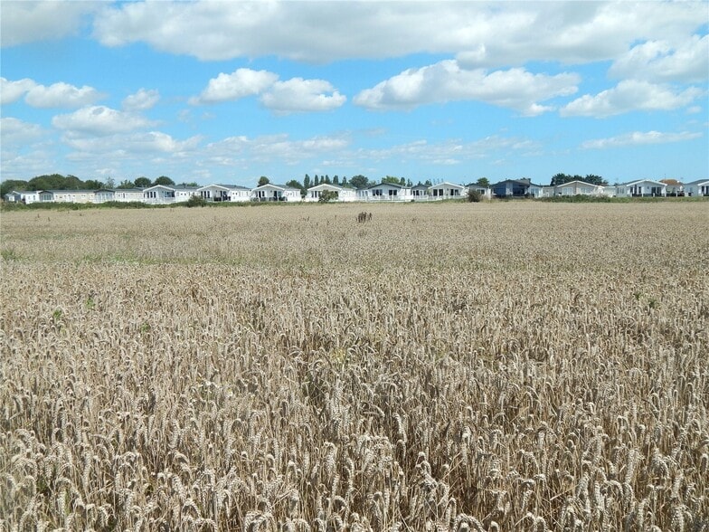 Low Road, Dovercourt Bay, Harwich for sale - Building Photo - Image 3 of 4