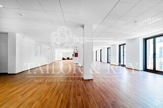 Office in Madrid, Madrid to rent Interior Photo- Image 1 of 11