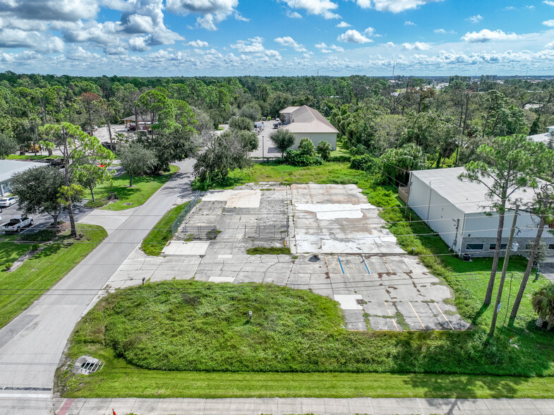 17320 Brighton Ave, Port Charlotte, FL for sale - Building Photo - Image 1 of 13