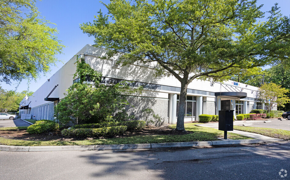 5343 Bowden Rd, Jacksonville, FL for rent - Building Photo - Image 1 of 3