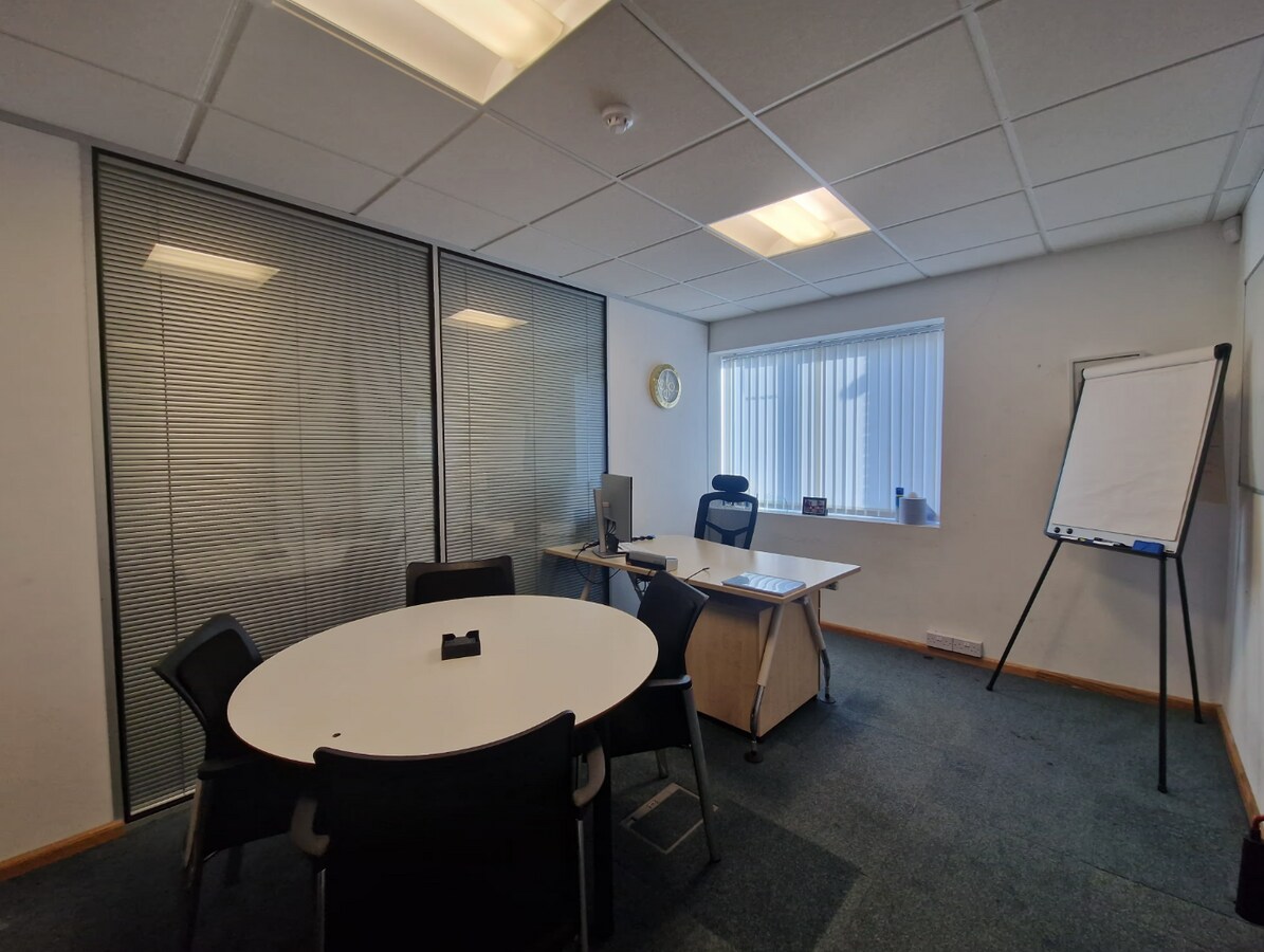 Dittons Rd, Polegate, ESX BN26 6QH - Unit A2 - - Interior Photo - Image 2 of 5
